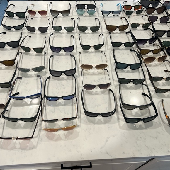 Lot of 82 pairs of used sunglasses, Oakley, Costa, Coach, Ray Ban, Nike, etc. - Picture 6 of 6
